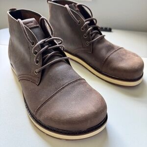Altra Smith Chukka Boot sz 11.5  Worn once for a few minutes.